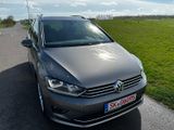 Volkswagen Golf Sportsvan VII Highline*NAVI*BI-XENON*1 HAND - Volkswagen Golf in Halle