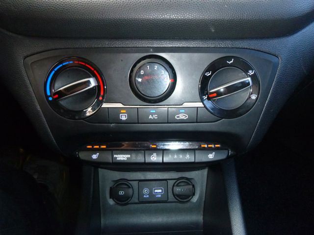 Fahrzeugabbildung Hyundai i20 YES! >49.000KM/Sitzheiz/Kamera/Einparkhilfe<