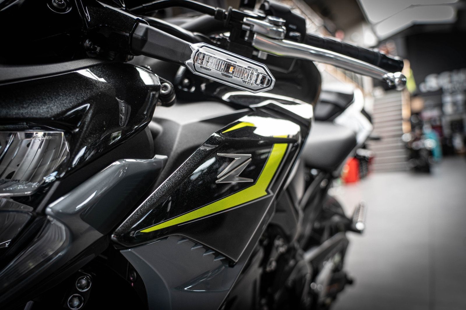 Fahrzeugabbildung Kawasaki Z900 2024 4 Jahre Garantie