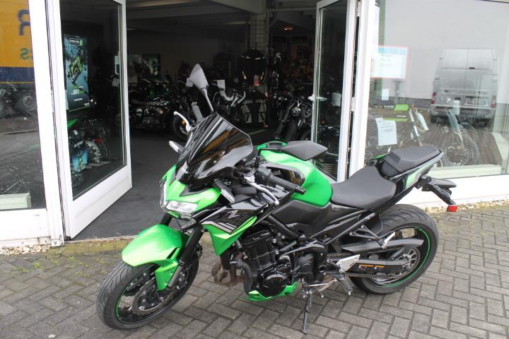 Kawasaki Z 900  +Tieferlegung + Seitenkoffer