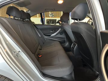 BMW 318 d Limousine *Klima*SHZ*Navi*PDC*Bi-Xenon*