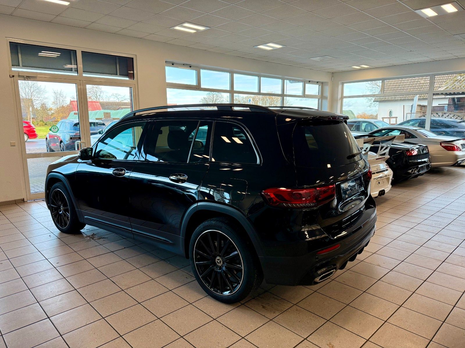 Fahrzeugabbildung Mercedes-Benz GLB 220 d AMG DISTRONIC/20Zoll/AHK/Kamera