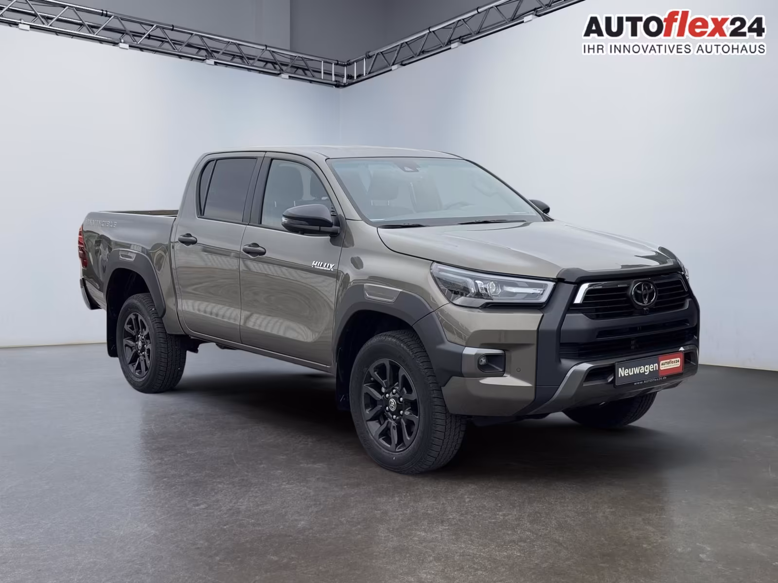 Toyota Hilux INVINCIBLE Double Cab 2.8 D-4D 4x4 Lede...