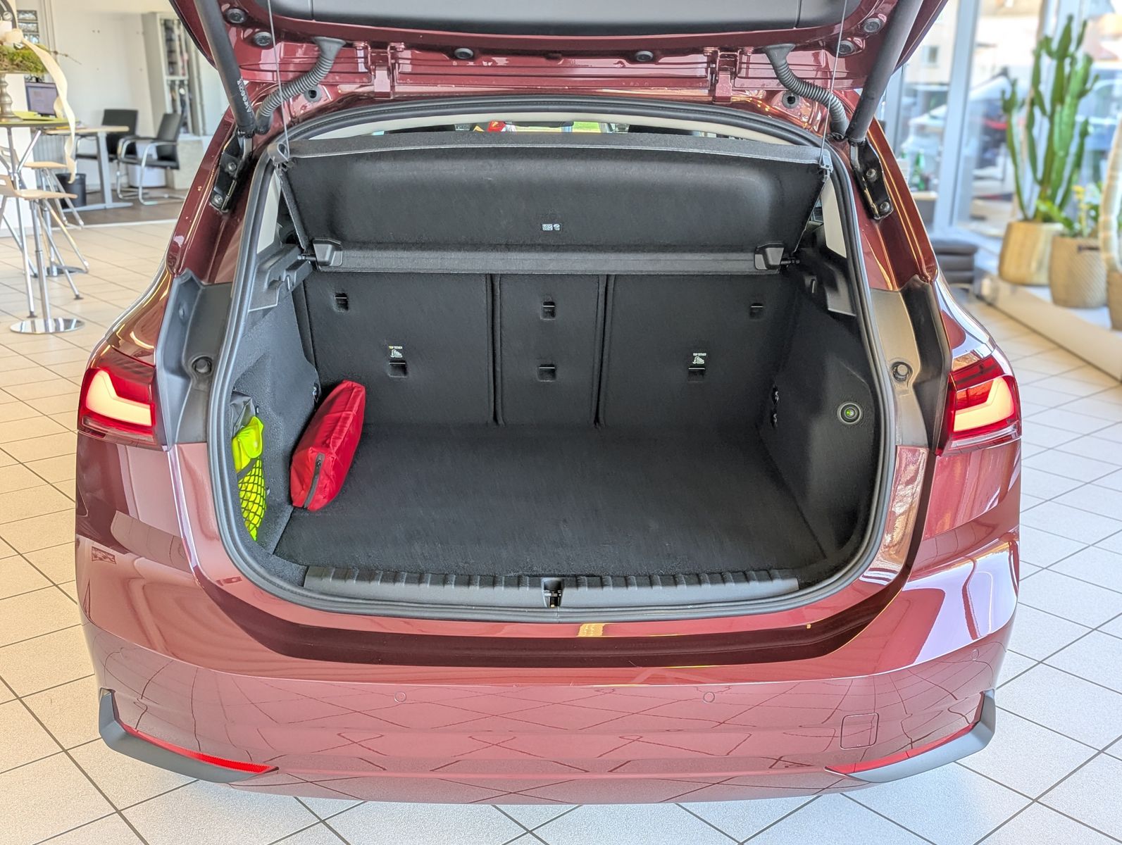 BMW 218 Active Tourer i Panorama Sport-Sitze AHK - Image 17