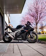 Aprilia RSV 4  - APRILIA 2011 RSV4