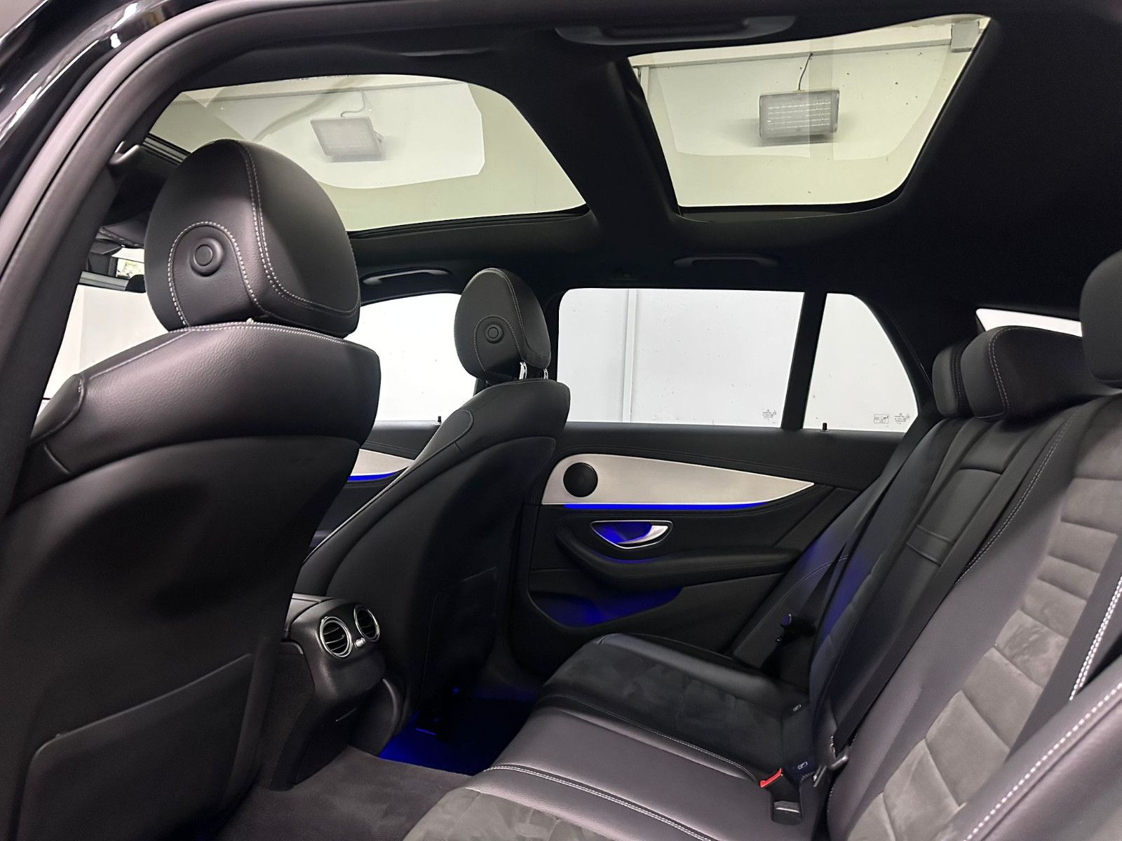 Fahrzeugabbildung Mercedes-Benz E 300 de T Autom. *AMG-LINE*DISTRO*PANORAMA*