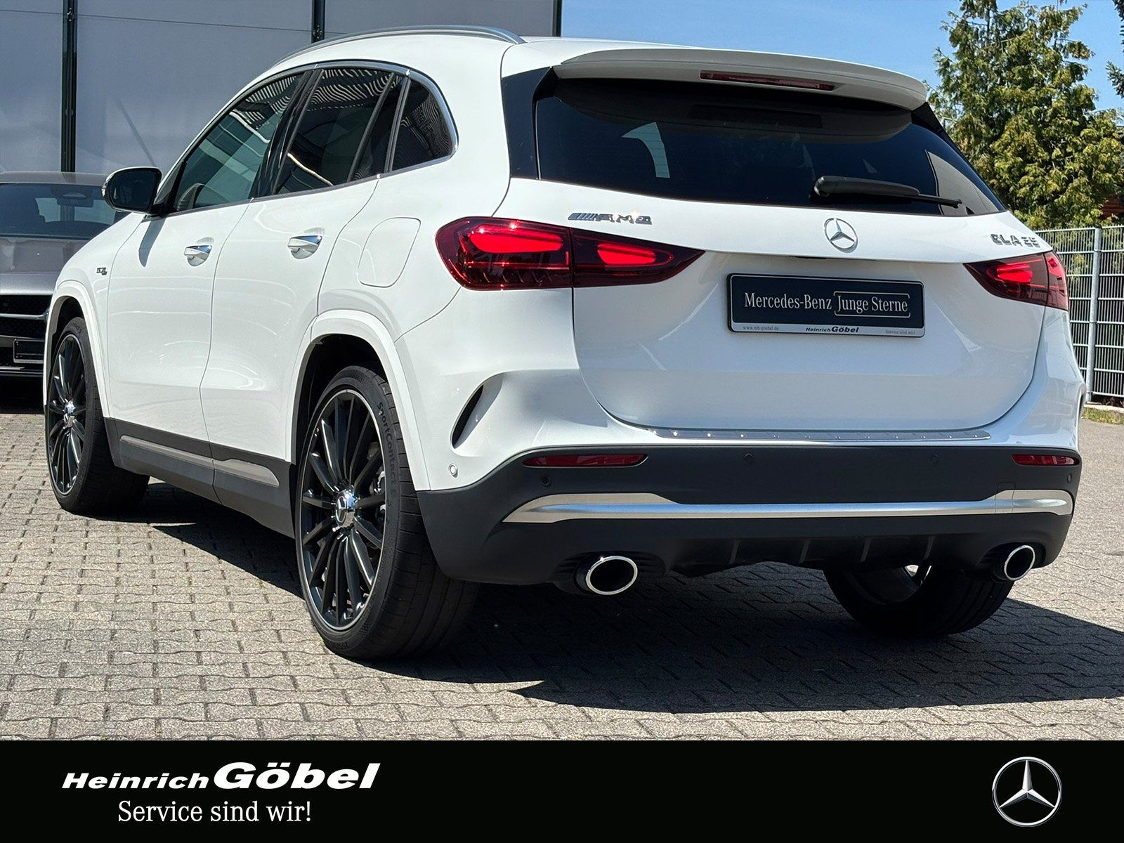 Fahrzeugabbildung Mercedes-Benz AMG GLA 35 4M*HUD*PANO*MEMORY*360°KAMERA*21ZOLL