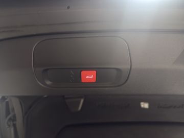 Peugeot 408 GT Plug-In Hybrid 225 360+AHK+PANO+Navi+SHZ