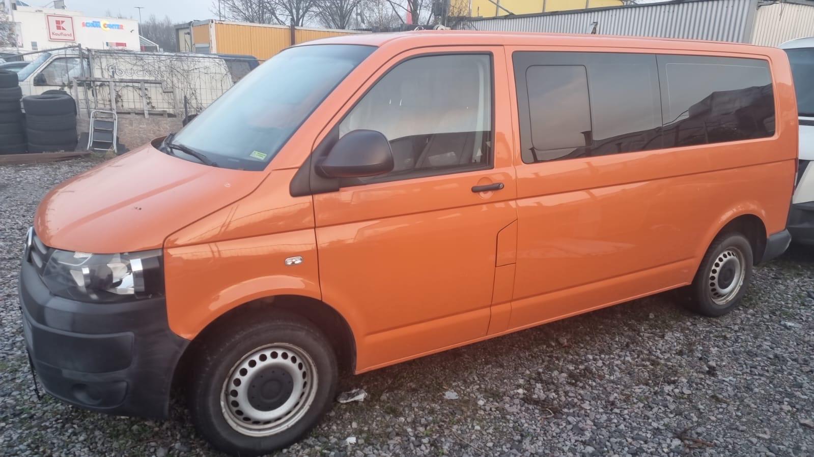 Volkswagen T5 Kombi 9-Sitzer