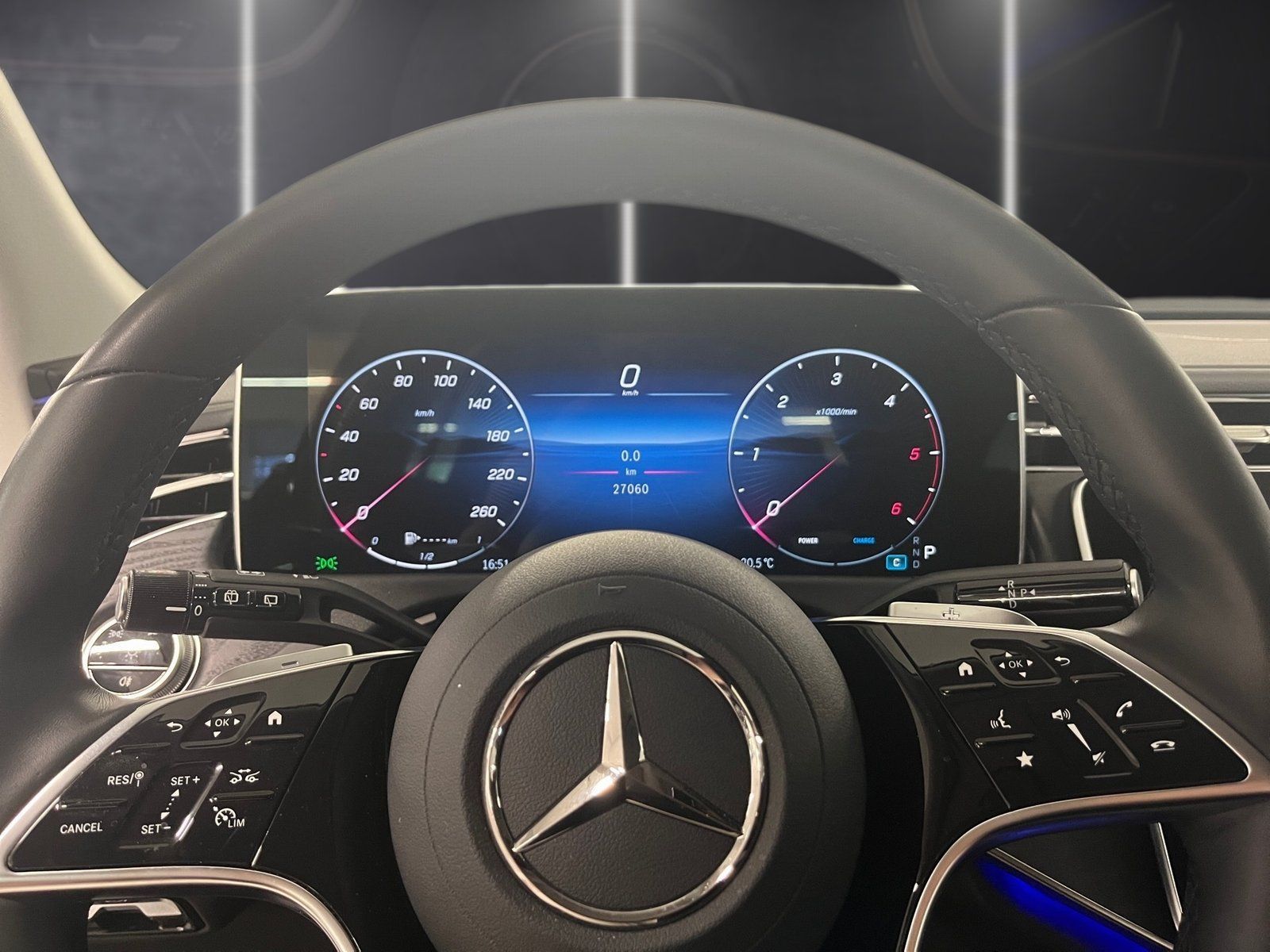 Fahrzeugabbildung Mercedes-Benz E 220 T d 4M Avantgarde*AHK*Totwinkel*Kamera*LED