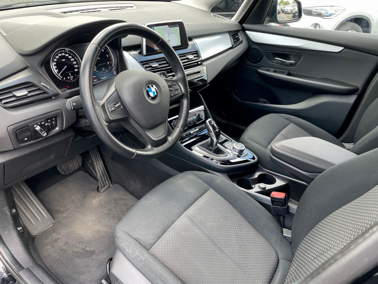 Fahrzeugabbildung BMW 218d Gran Tourer Aut. Navi 17"LMR Scheckheft 1HD