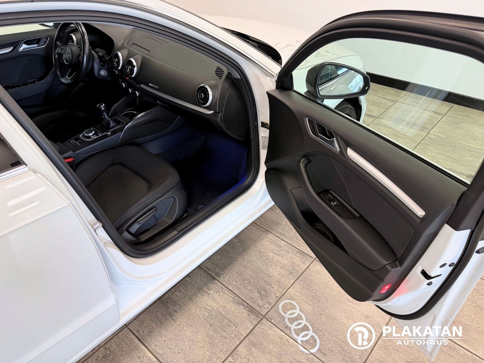Fahrzeugabbildung Audi A3 Sportback Navi DigitalInstr LED