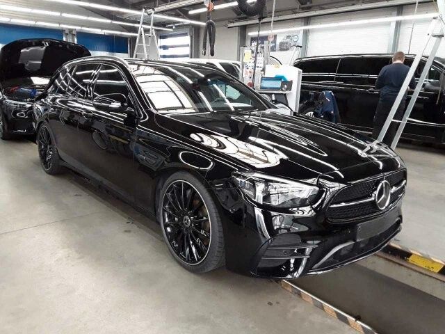 Fahrzeugabbildung Mercedes-Benz E 400d 4M AMG+Burm+Pano+AHK+Distr+Memory+Night
