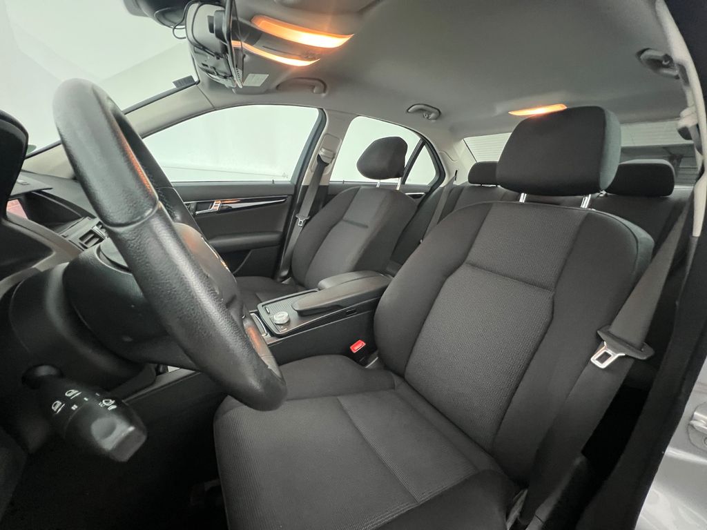 MERCEDES-BENZ C 180 K RENTNER/ NUR 71.tKM / GARANTIE / MERCEDES-BENZ C 180 K RENTNER/ NUR 71.tKM / GARANTIE /