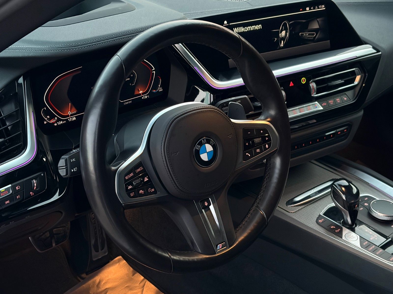 Fahrzeugabbildung BMW Z4 sDrive20i M Sport Anthrazit HUD ACC H&K LHZ