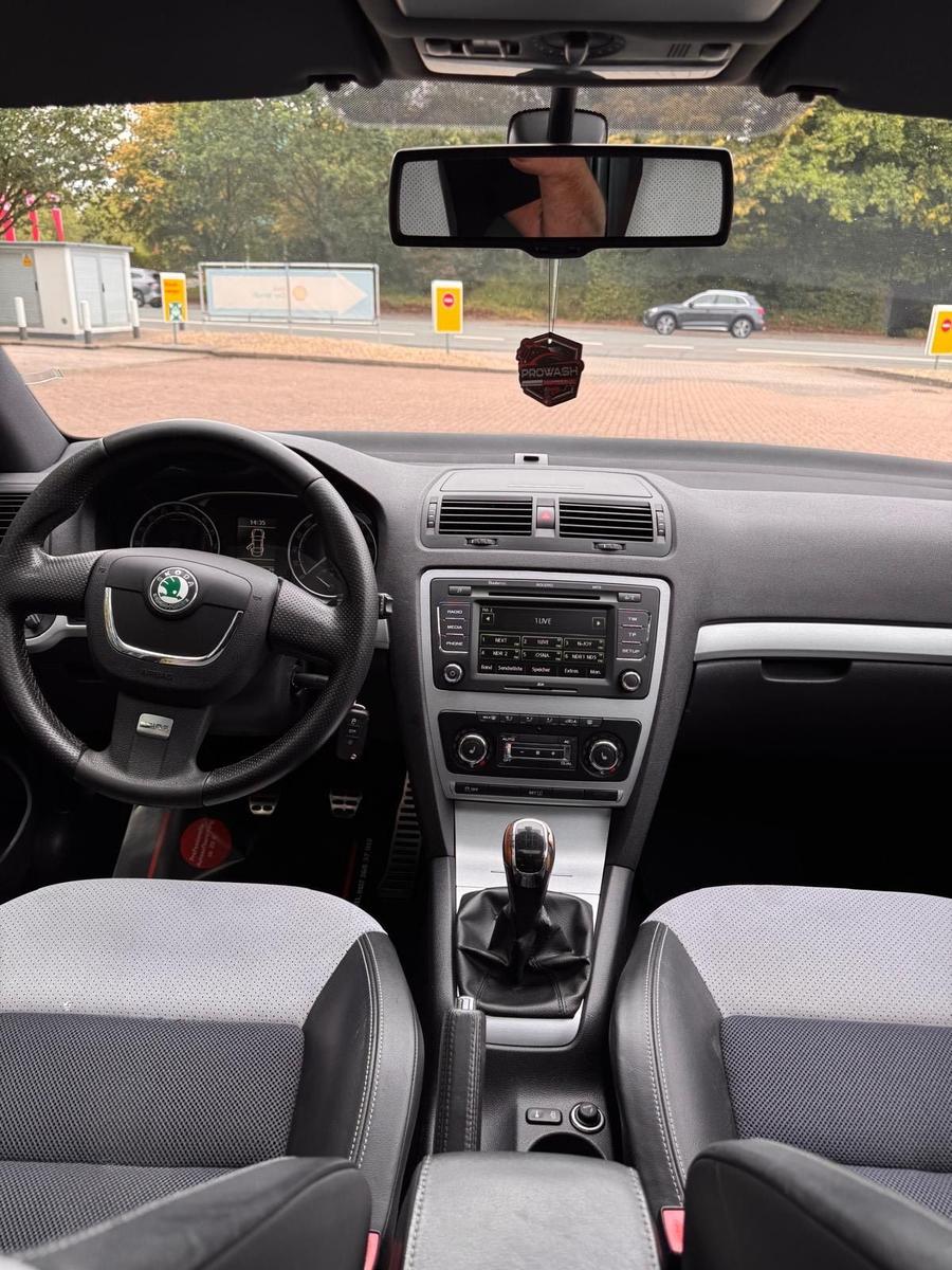 Skoda Octavia 2011 — photo 15
