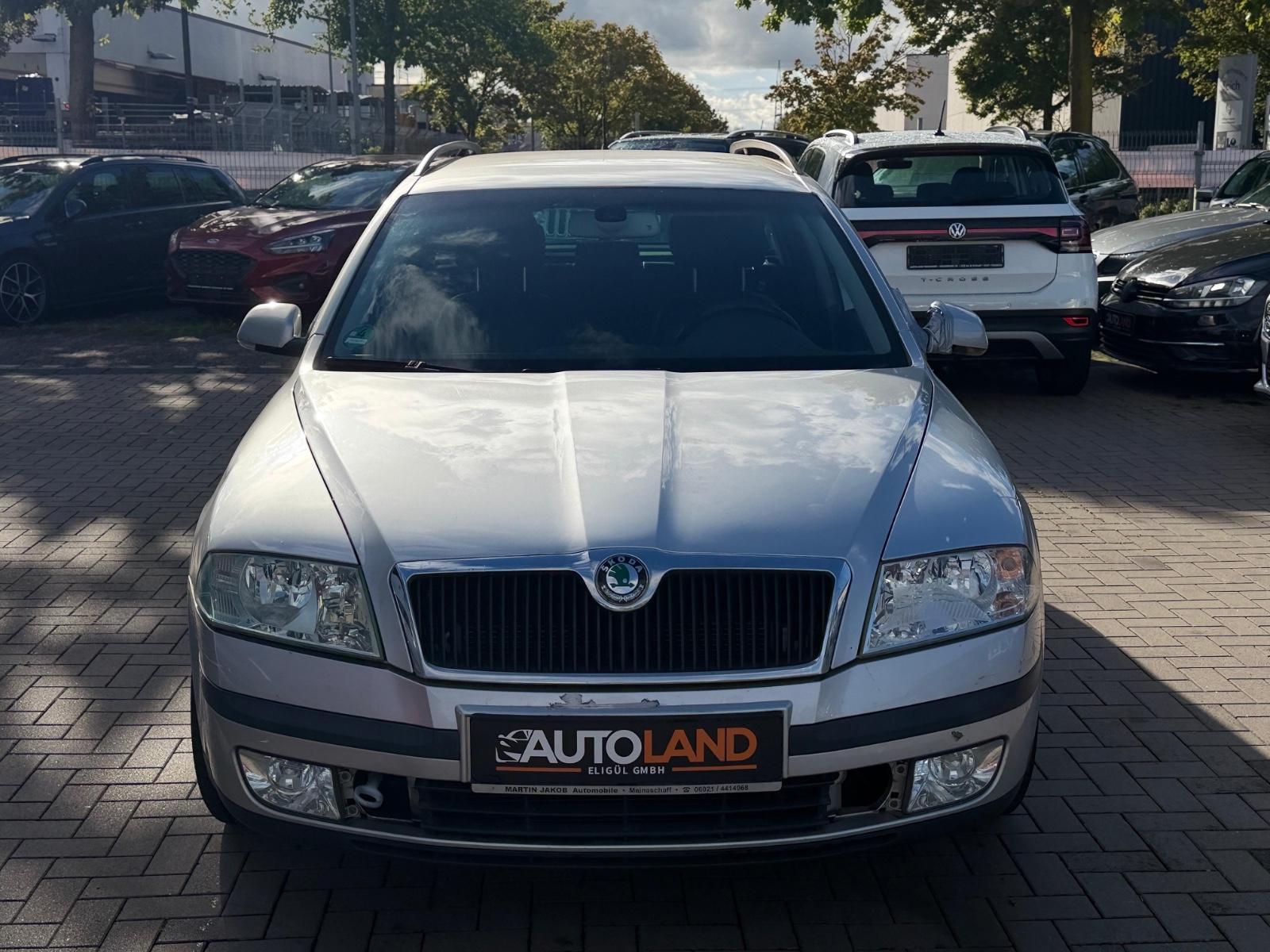 Skoda Octavia 2007 — rear view