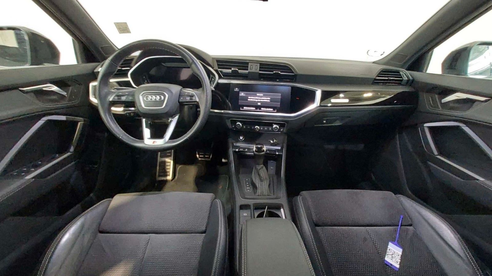 Fahrzeugabbildung Audi Q3 Sportback 45 TFSI e S line ACC Ambiente el.Hk