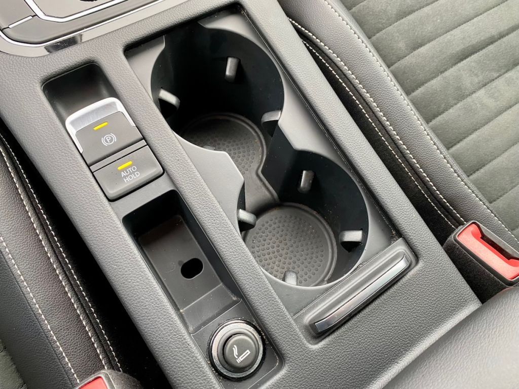 Fahrzeugabbildung Volkswagen Passat Variant 2.0 DSG Elegance AHK GZJR KAMERA