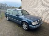 Mercedes-Benz E 220 / 220TE / TE 220 / W124 / S124 - Mercedes-Benz E 220 Oldtimer