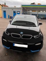 BMW i3s (120 Ah), 135kW s - schwarz mit Ledersitzen