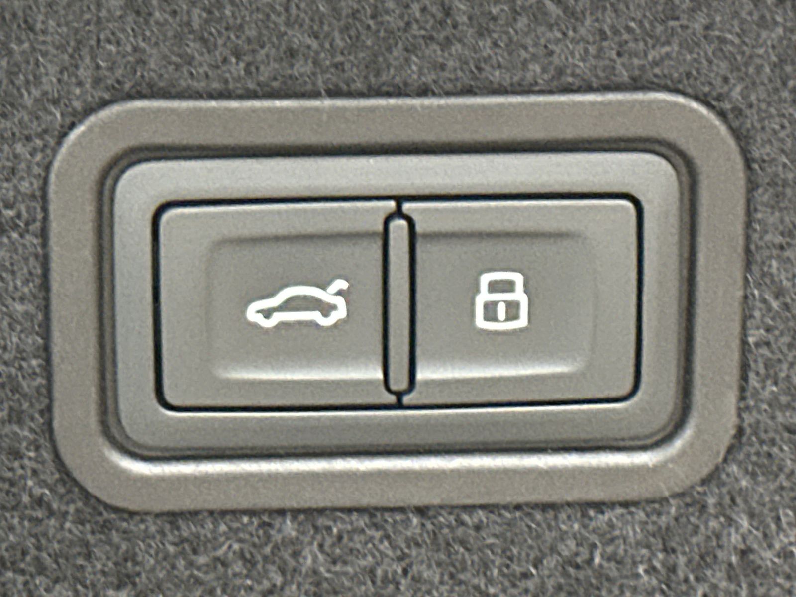 Fahrzeugabbildung Audi A8 60 TFSIe Quattro S-Line MATRIX+ACC+HUD+PANO