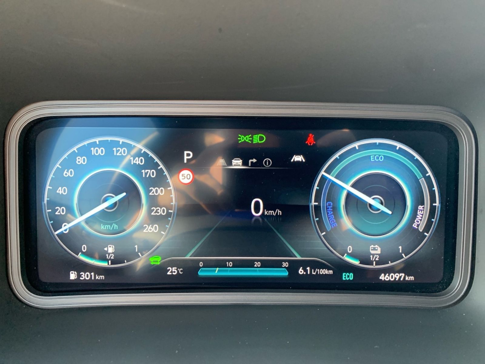 Fahrzeugabbildung Hyundai KONA 1.6 GDI Prime Hybrid Navi LED Leder 1Hd