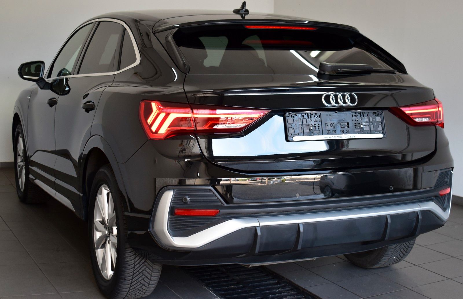 Fahrzeugabbildung Audi Q3 Sportback 35 TDI S line Leder,Navi,LED,Kamera