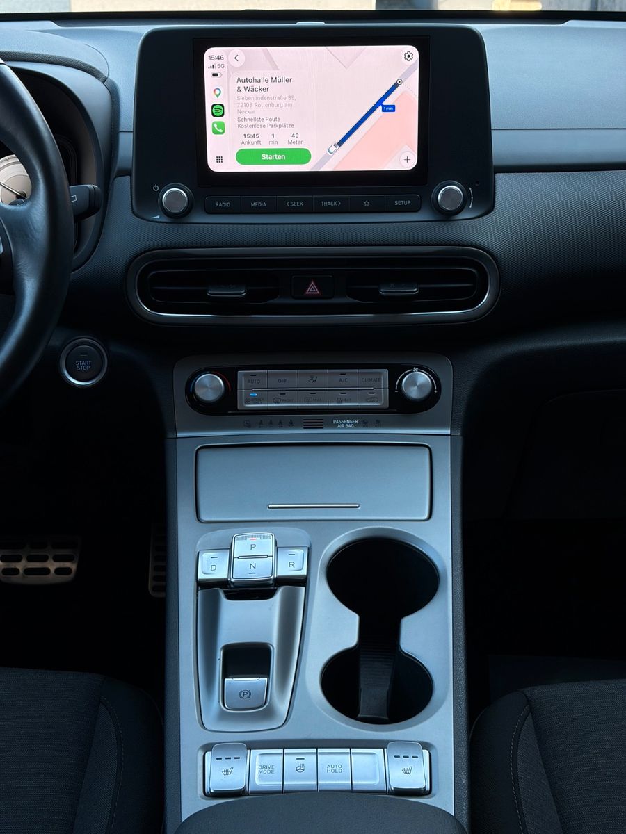 Fahrzeugabbildung Hyundai Kona e Select 2WD CarPlay FCA ACC SHZ PDC Kamera