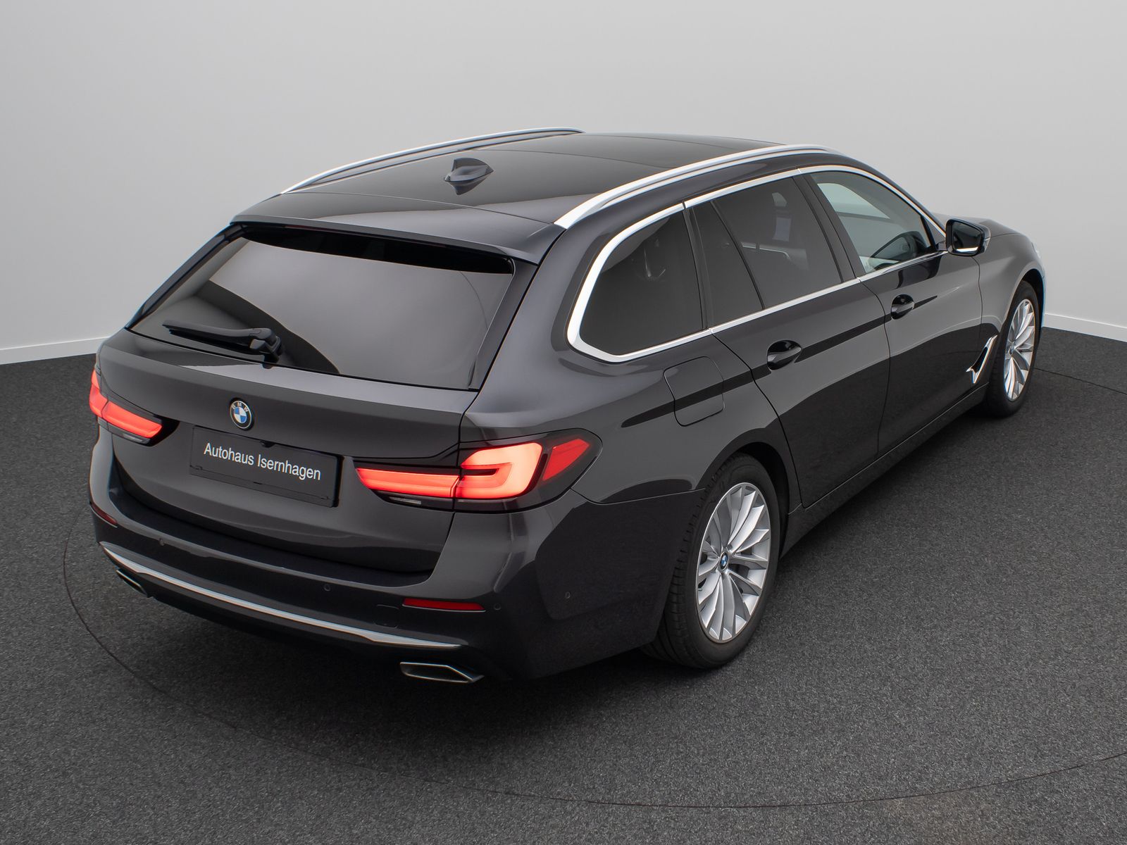 Fahrzeugabbildung BMW 540i xD Luxury Line ACC DispKey DAB Panorama HUD