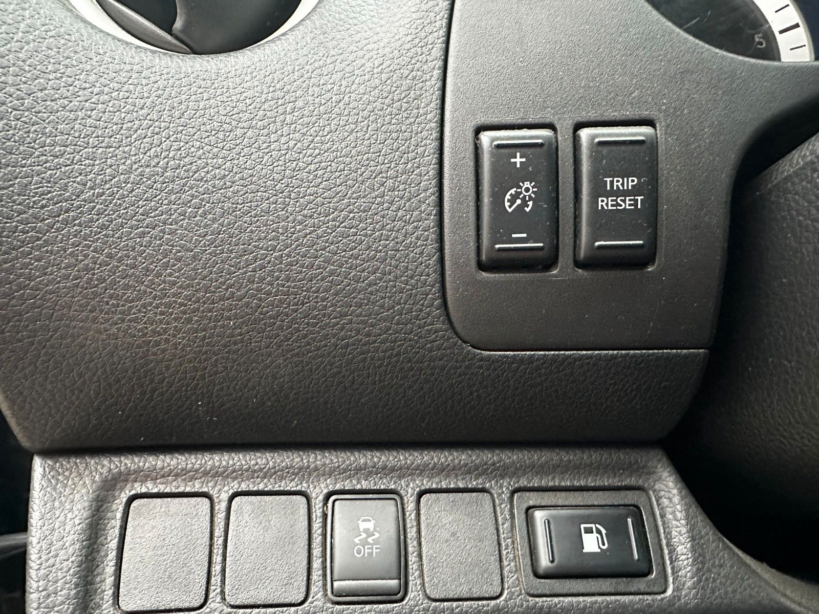 Fahrzeugabbildung Nissan Navara NP300 Acenta Double Cab 4x4