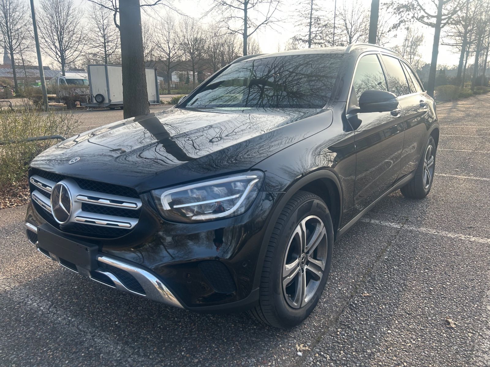MERCEDES-BENZ GLC 300 9G-tr AMG Int/Distr/AHK/18"/17"WR/1.Hd.