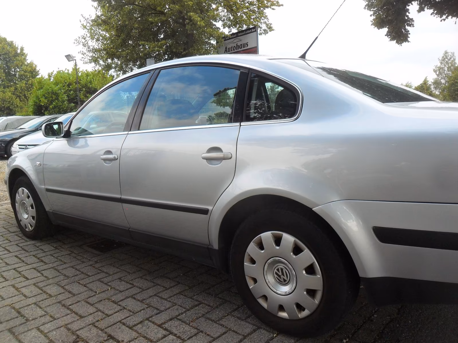 Volkswagen Passat 2.0  Lim  Tüv/Au +Zahnriehmen+Wartung Neu