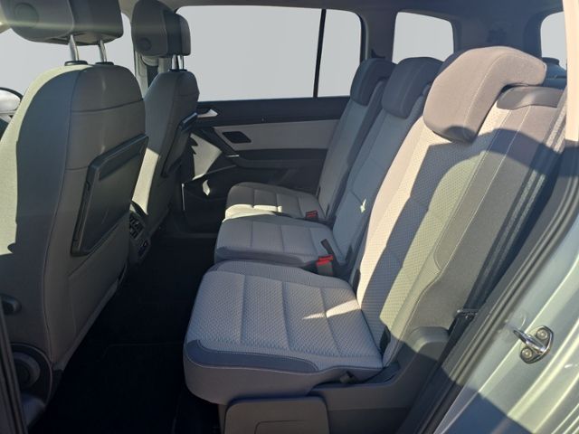 Touran 1.5 TSI DSG 7-SITZER AHK+RFK+ACC+NAVI+PDC