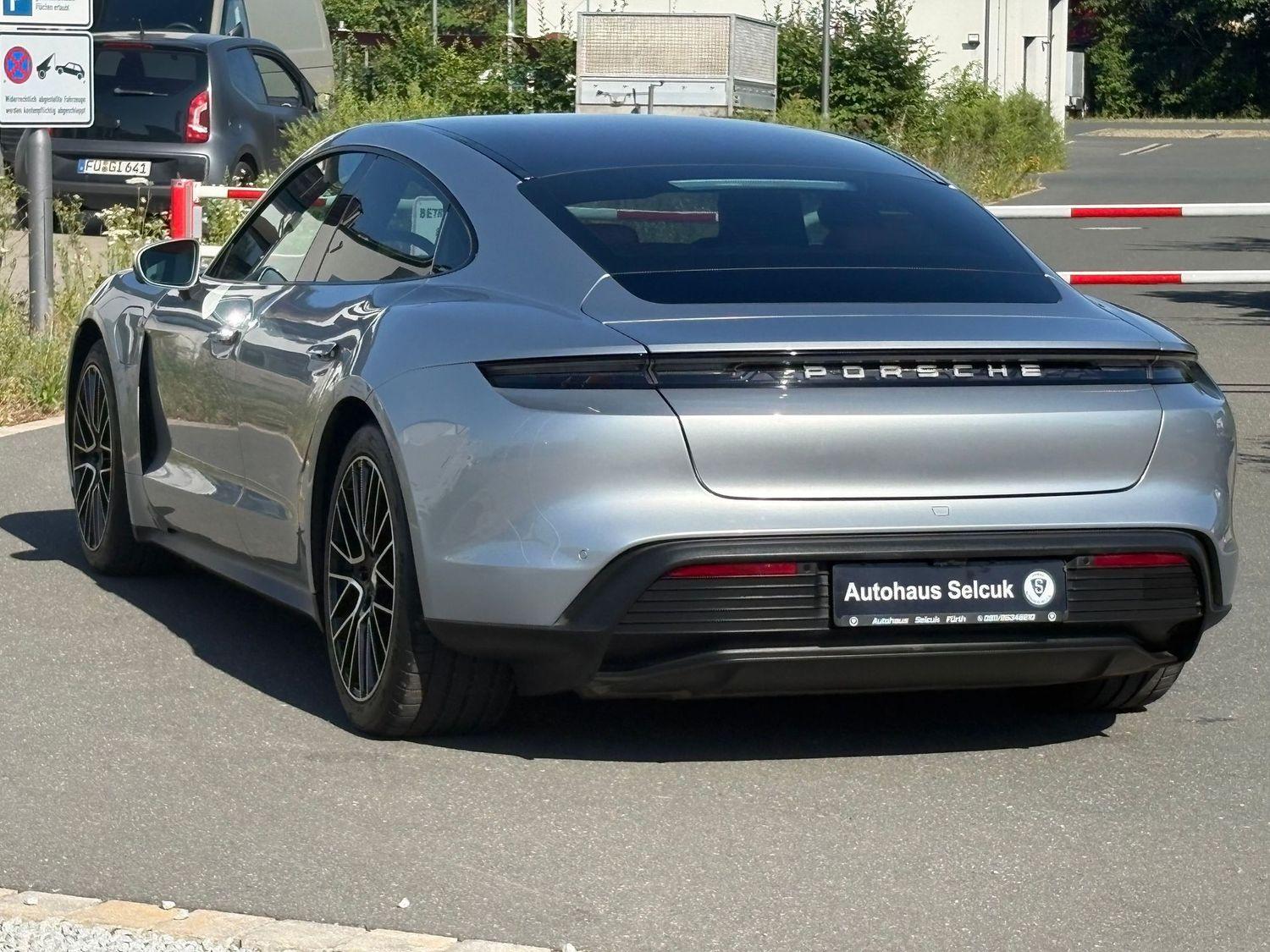 PORSCHE TAYCAN 408CH