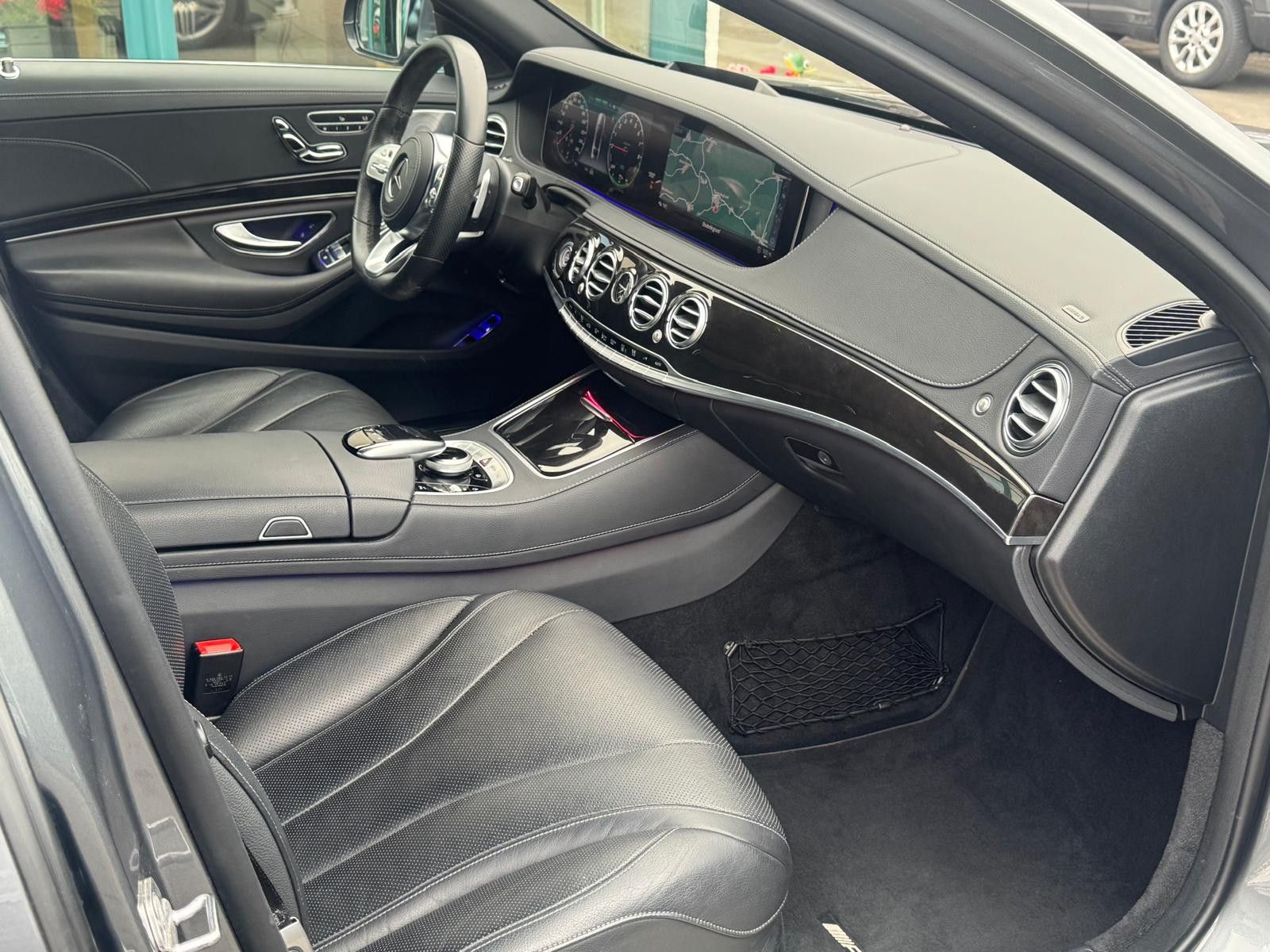 Fahrzeugabbildung Mercedes-Benz S 560 e L AMG-LINE+MEMO+LED+BURM+360°+HEAD-UP+