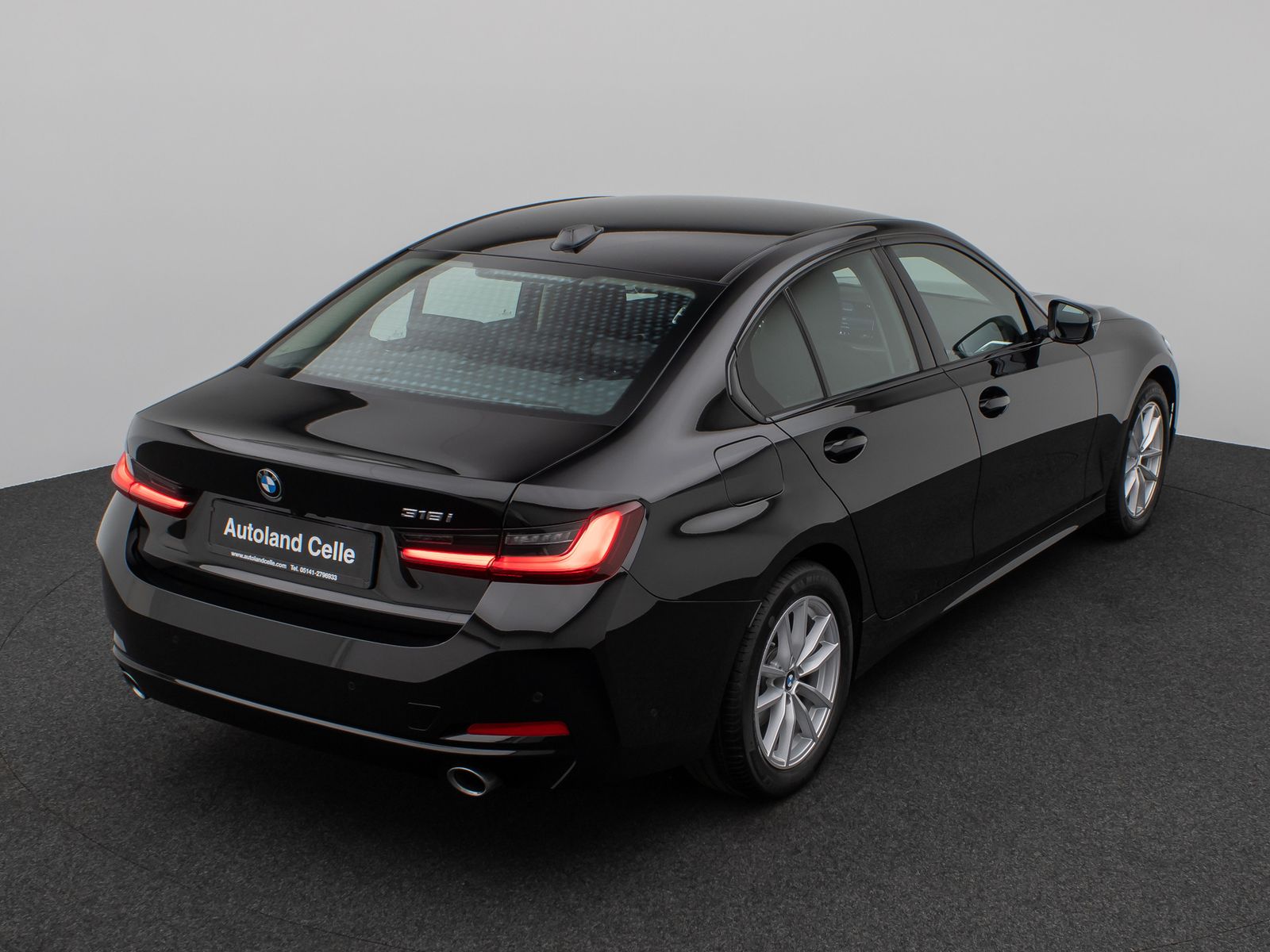 Fahrzeugabbildung BMW 318i Kamera Widscreen DAB Alarm Sportlenkrad LED
