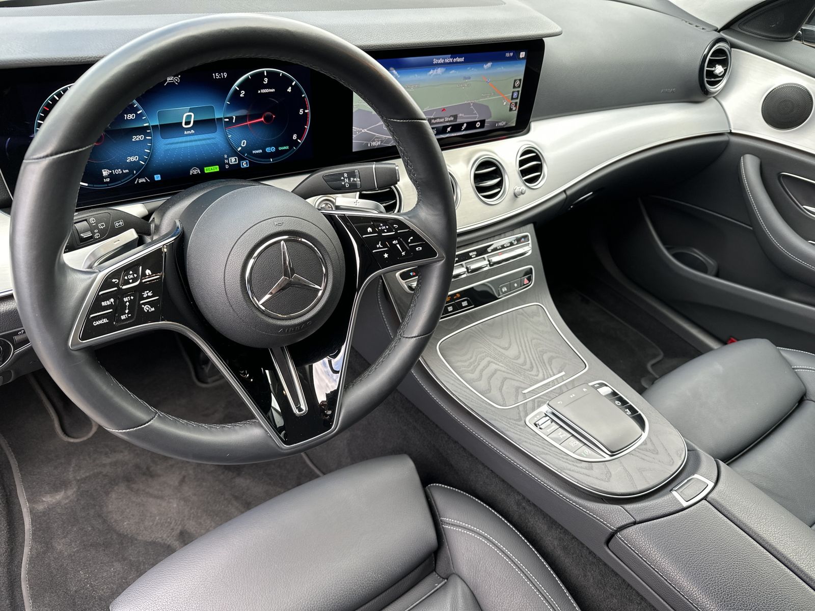 Fahrzeugabbildung Mercedes-Benz E 300d T 4M Avantgarde NAV+LED+360°+WIDE+HUD+1HD