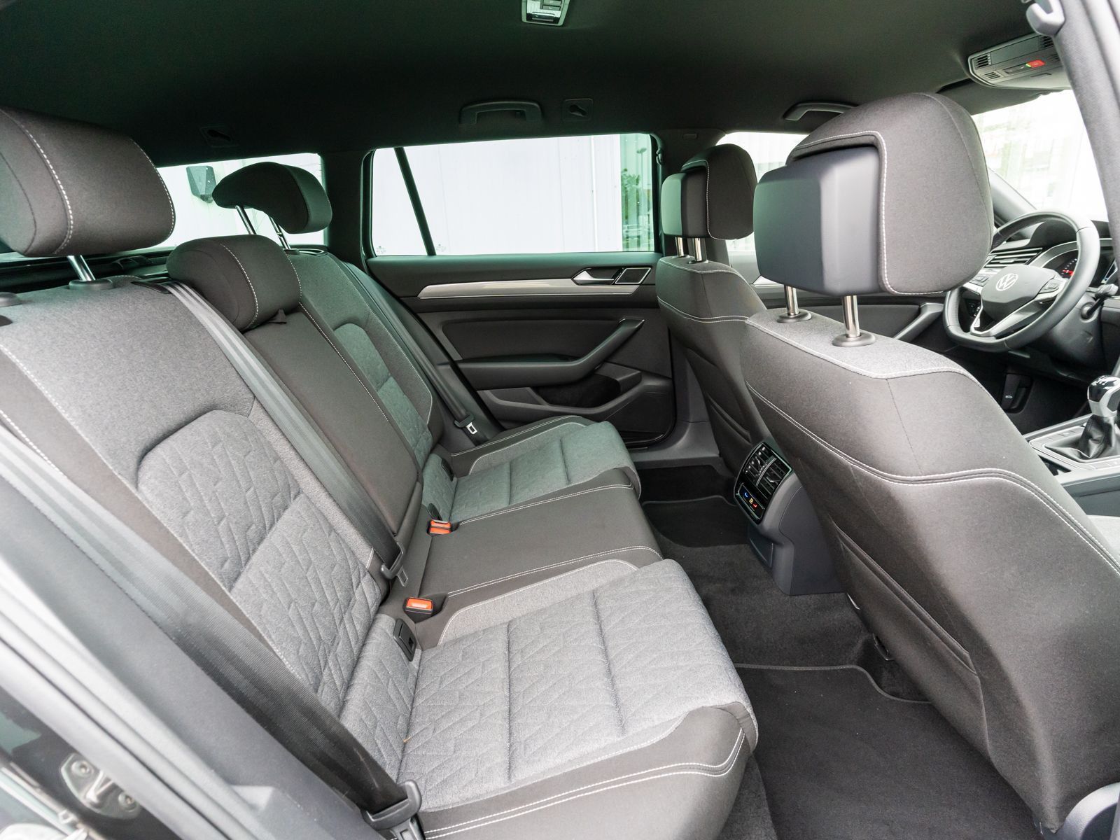 Volkswagen Passat Variant - Bild 8