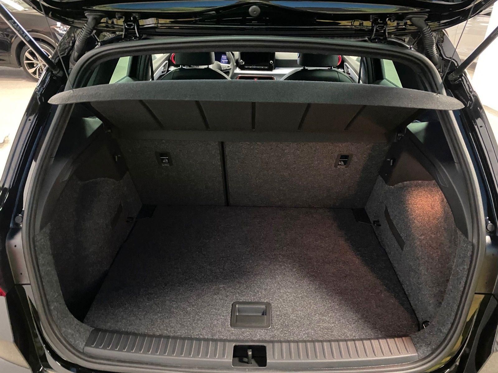 Fahrzeugabbildung SEAT Arona TSI FR DSG+AHK+5 Ja. GARANTIE+SPURWECHSEL+