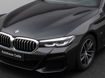 Fahrzeugabbildung BMW 520d M Sport  Kamera HUD DAB HiFi AHK DisplayKey