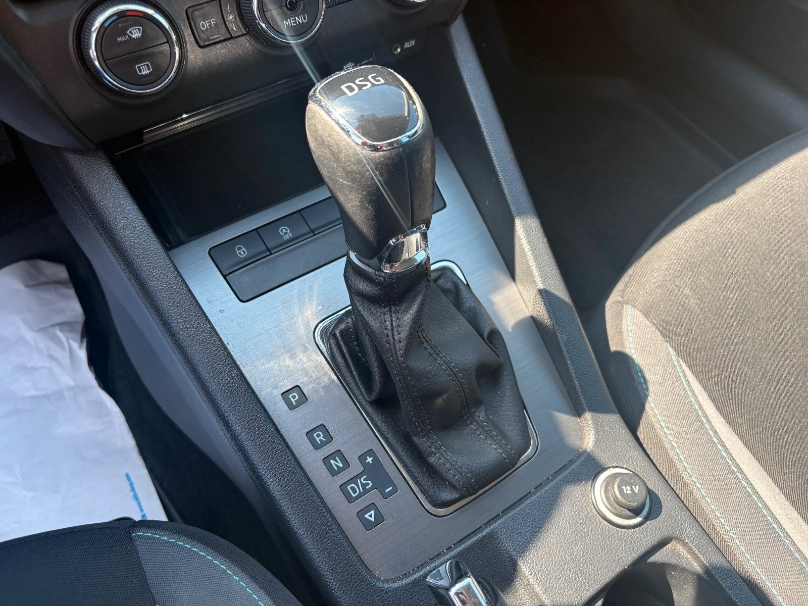 Fahrzeugabbildung SKODA Octavia 2.0 TDI Combi Joy DSG Navi Xenon SCHECKH