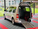 Volkswagen Caddy Behindertengerecht-Rampe - gebrauchte VW Caddy aus dem Jahr 2009