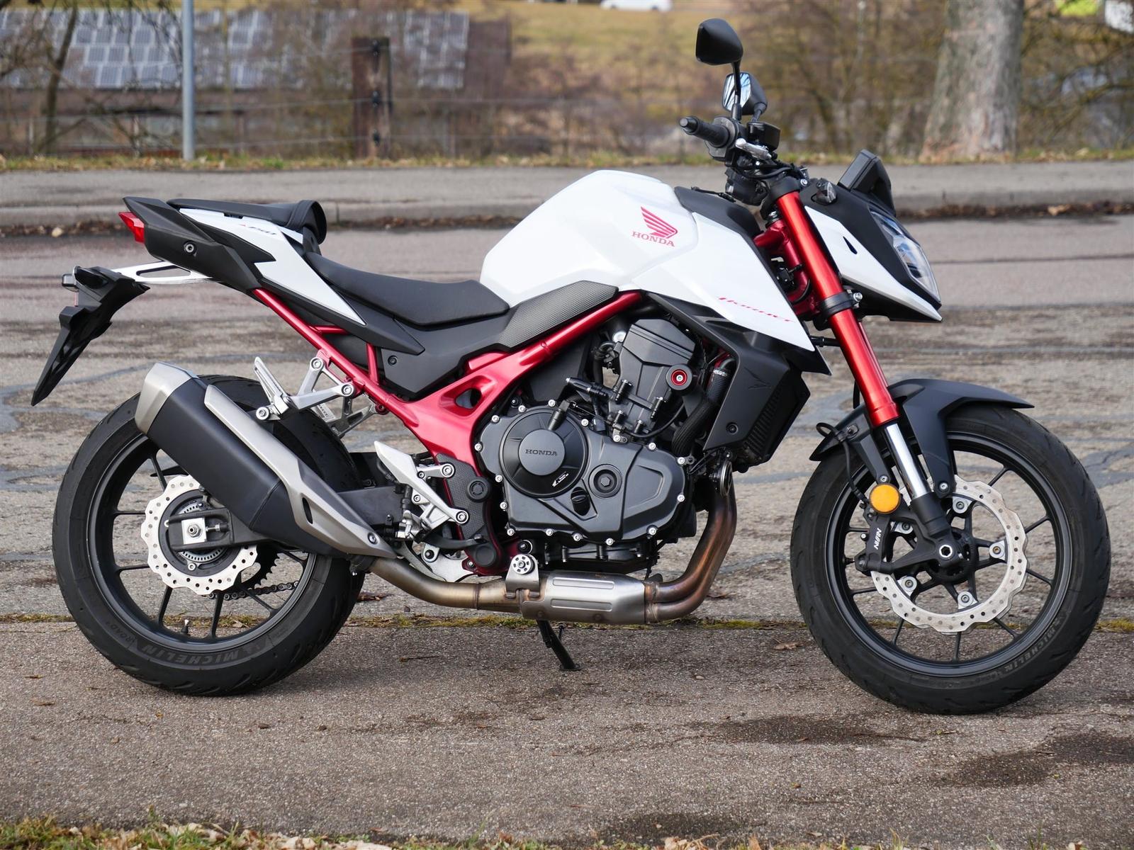 Honda CB750 Hornet 1. Hand