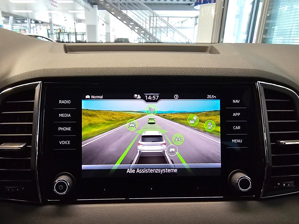 Skoda Karoq Selection AHK,Navi,ACC,Kamera,elt.Heckkl.
