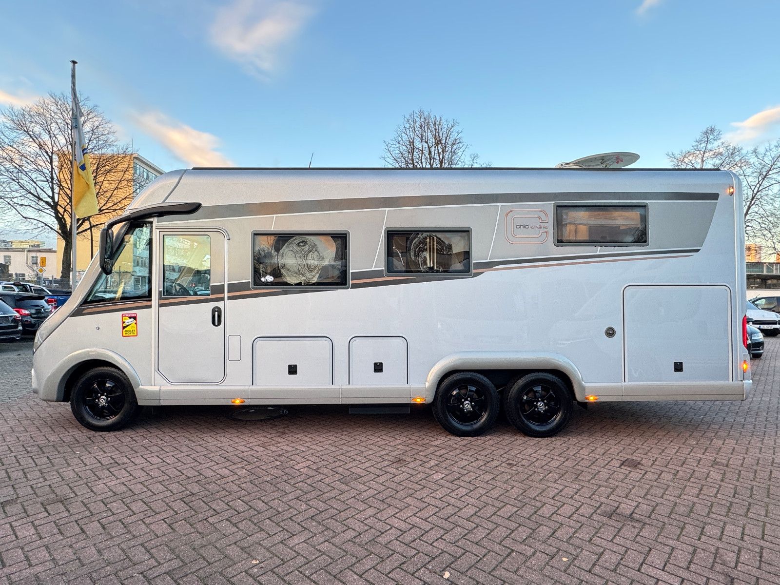 Fahrzeugabbildung Carthago Chic e-line I 51 QB MERCEDES 418 CDI 9GT 1.HAND