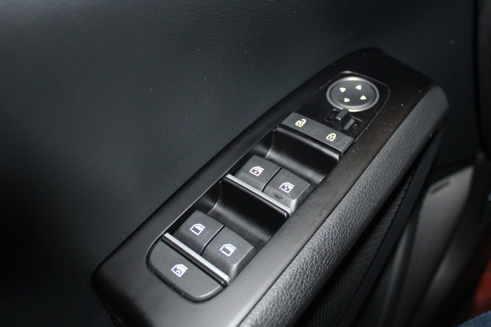 Fahrzeugabbildung Kia e-Soul 150kW Vision Wärmepumpe OnBoardLader uvm.