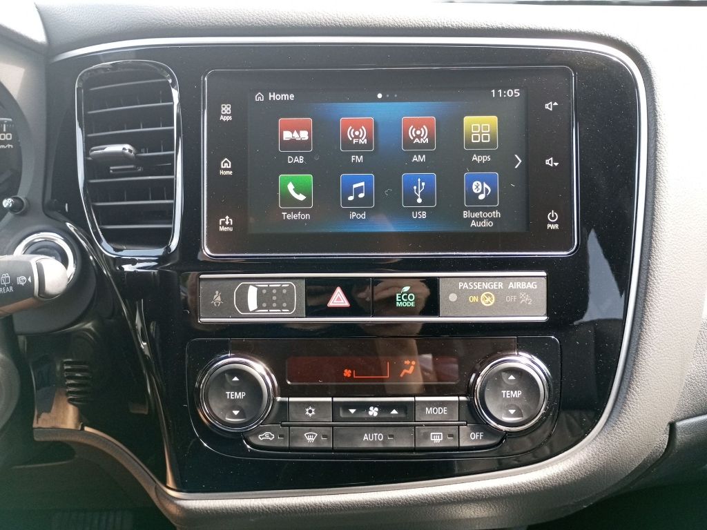 Fahrzeugabbildung Mitsubishi Outlander Plug-in Hybrid PLUS Intro 2.4 4WD AHK
