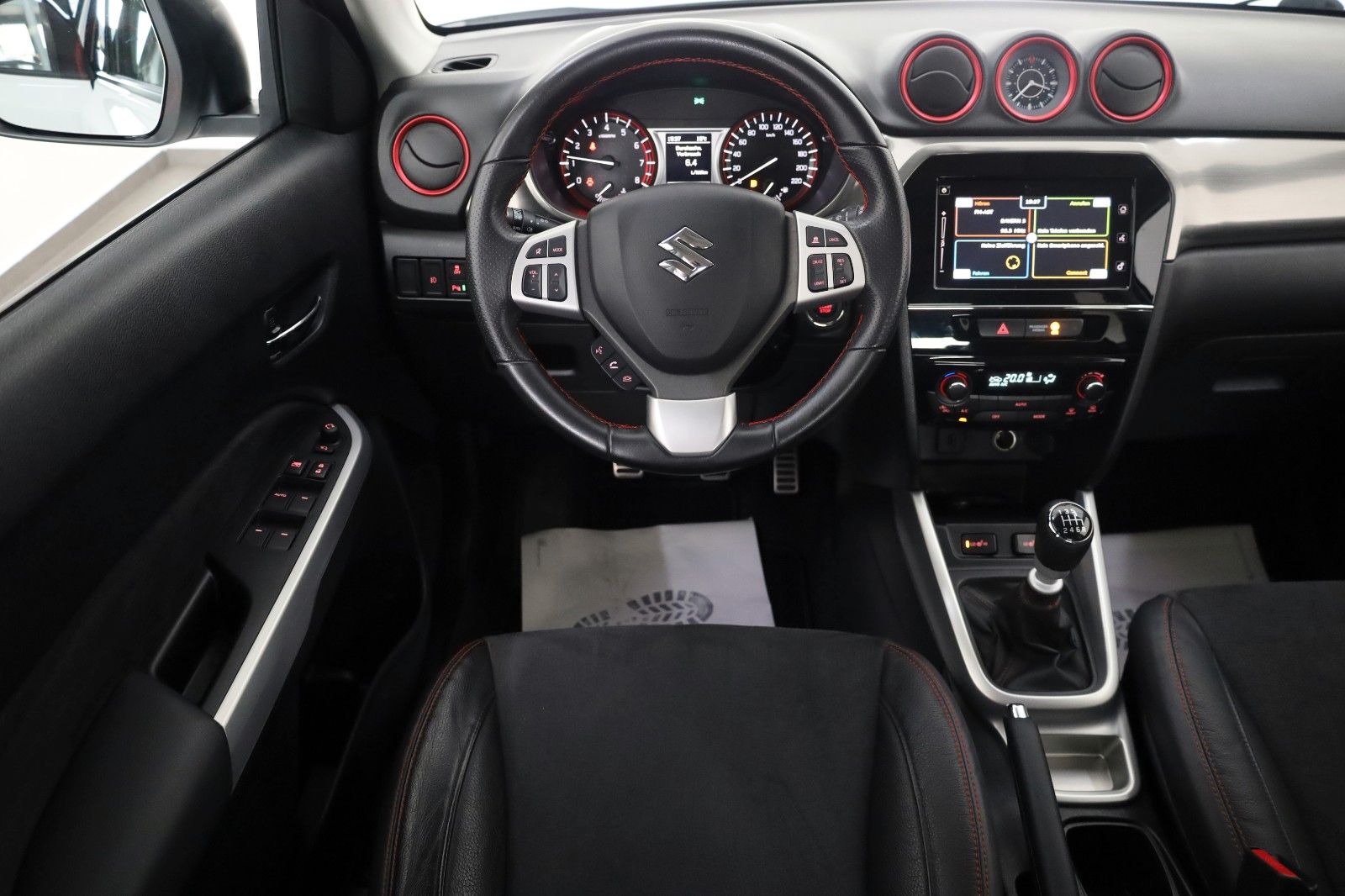 Fahrzeugabbildung Suzuki Vitara 1.4 S 4x2 T.Leder,Navi,LED,ACC,Kamera,AHK