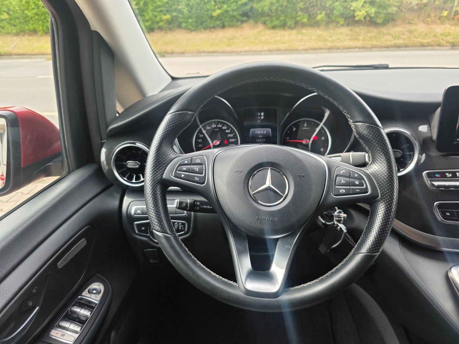 Mercedes-Benz V220 d EDITION lang 8-Sitzer foto 9